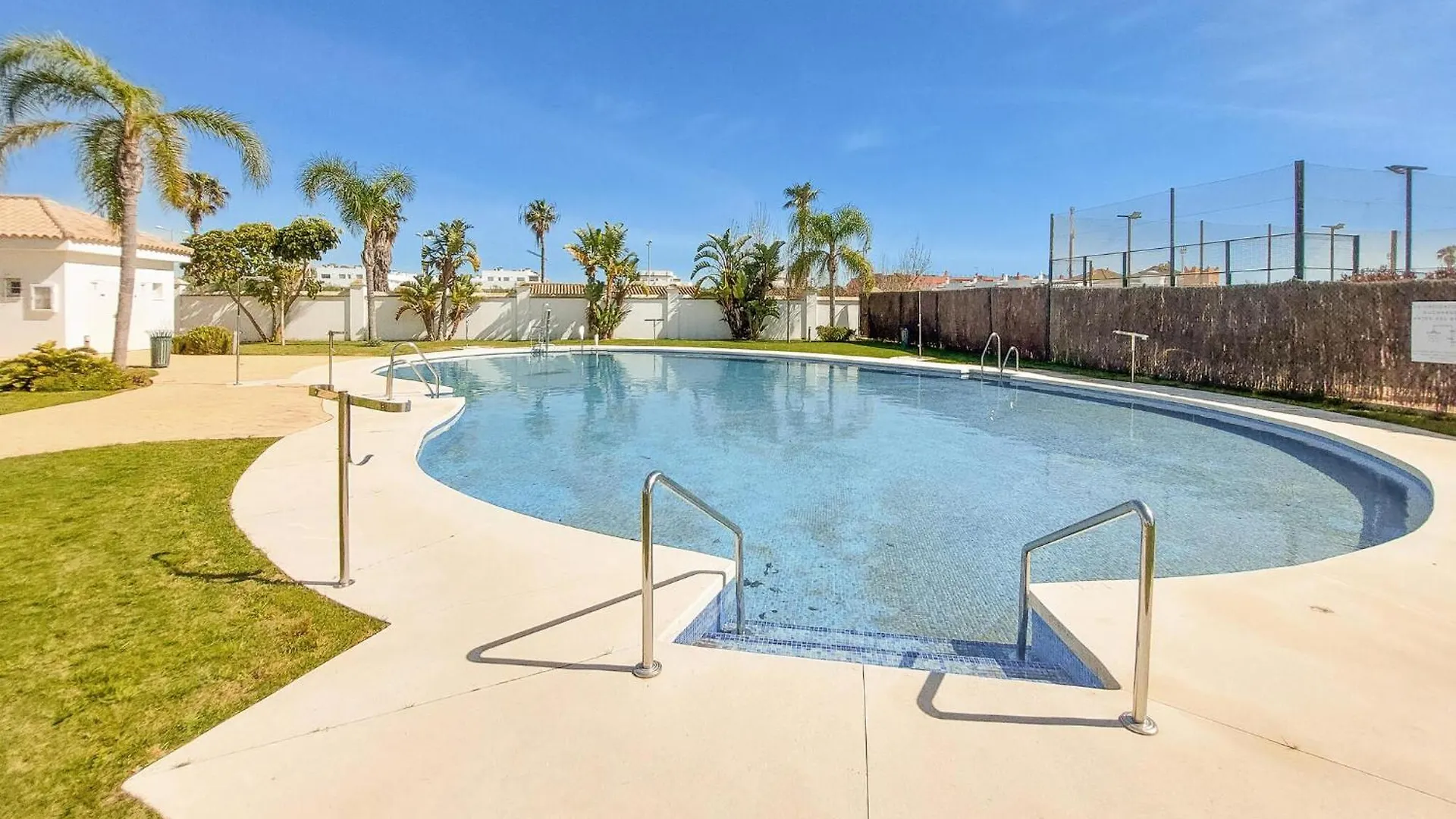 Gorgeous Apartment In Rota With Wifi Spain