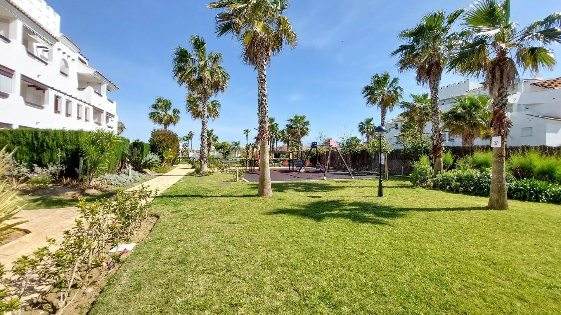 Gorgeous Apartment In Rota With Wifi