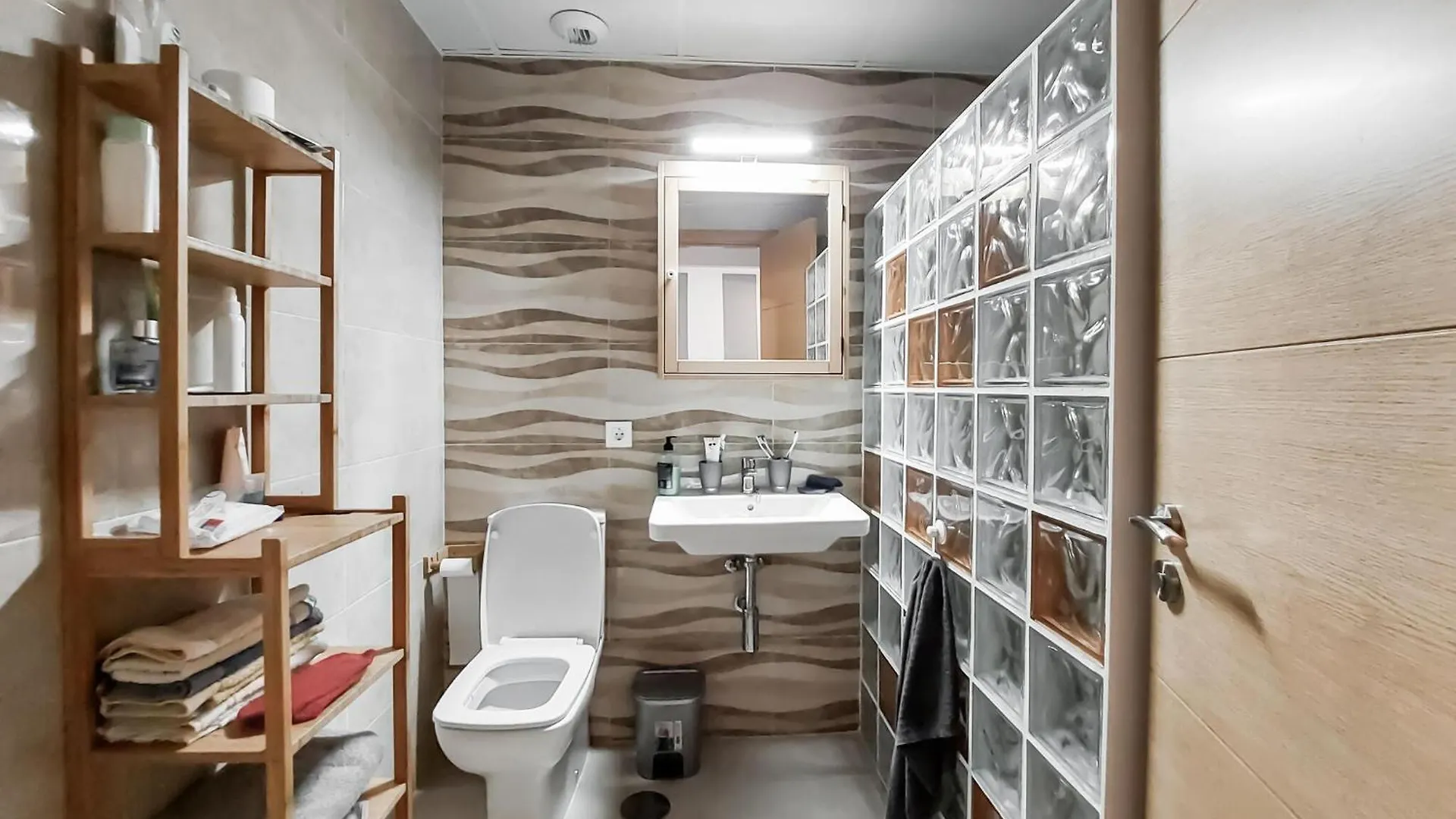Gorgeous Apartment In Rota With Wifi 0*,