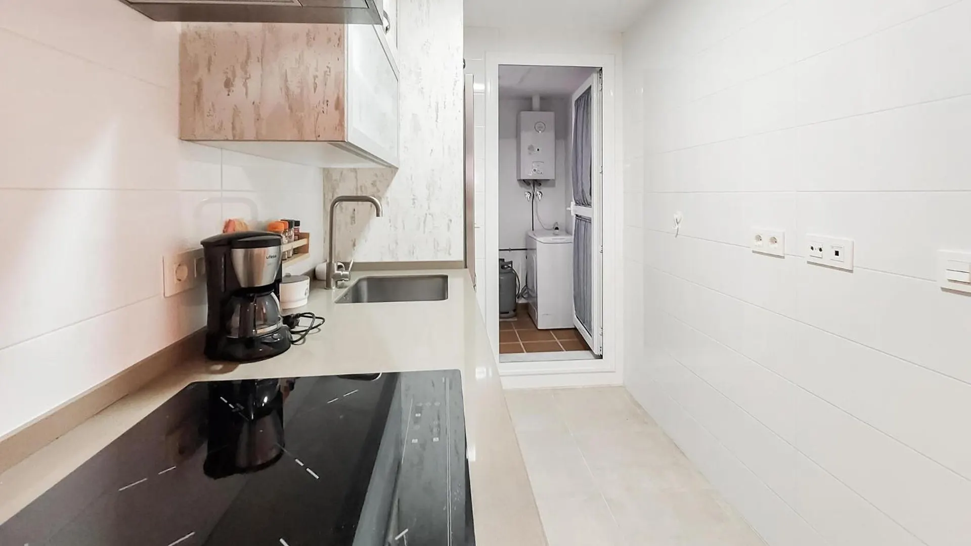 Gorgeous Apartment In Rota With Wifi